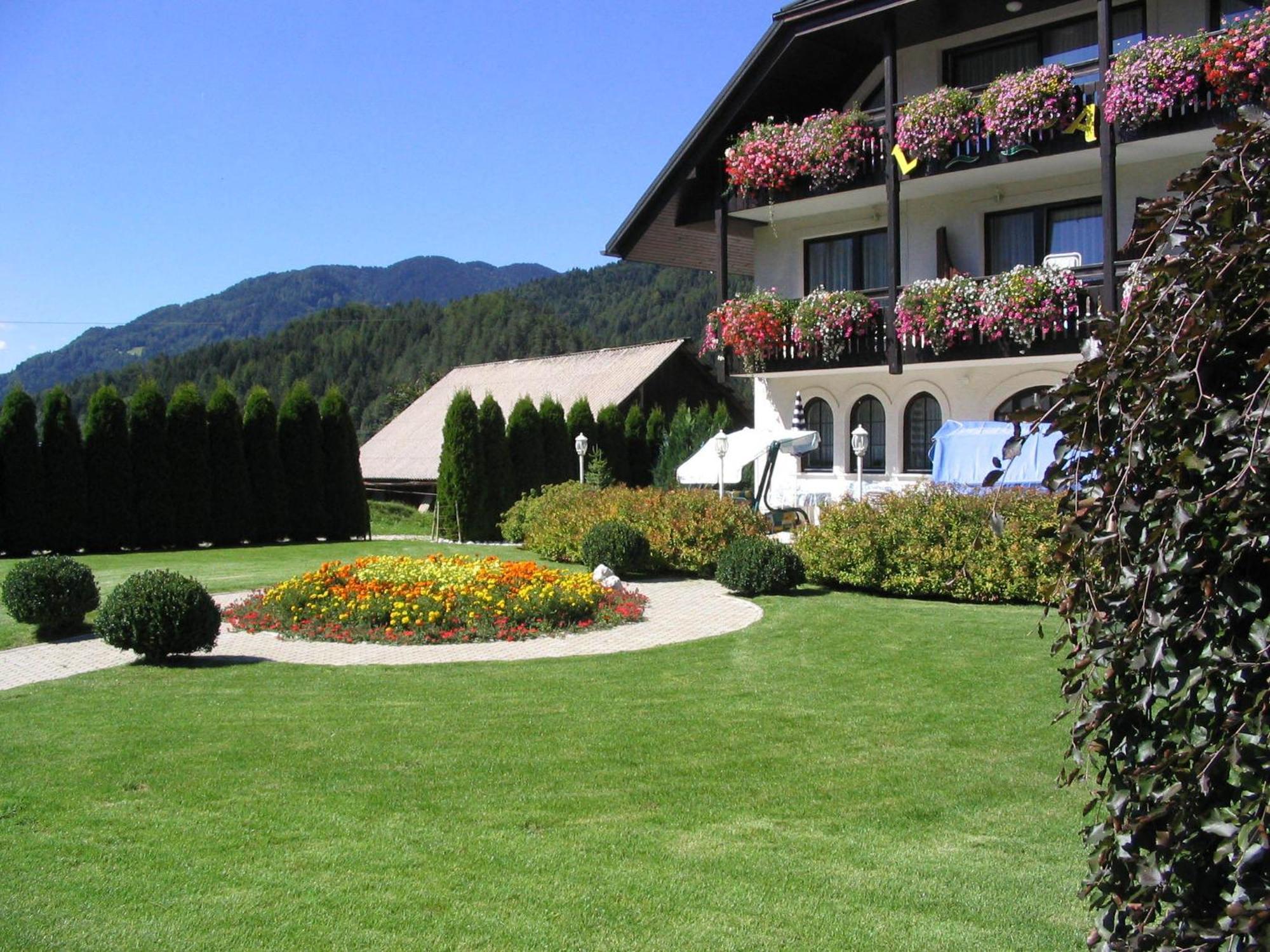 Penzion Livada Kranjska Gora Esterno foto